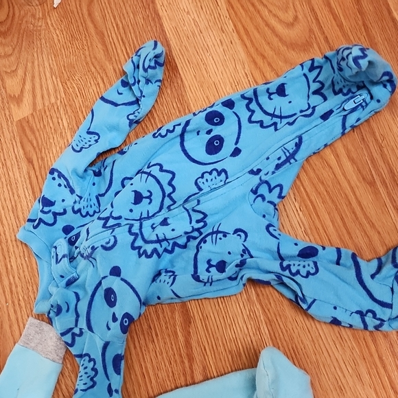 Newborn outfits - Picture 2 of 4